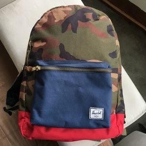 Herschel camo backpack